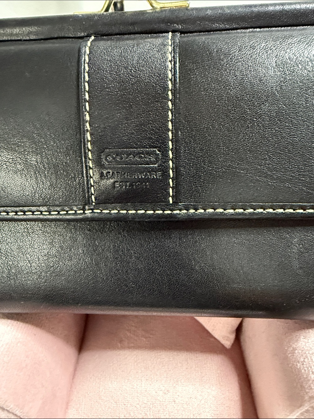 Coach Vintage Hamptons Black Leather Long Wallet with Kiss-Lock Accent - Picture 3 of 12